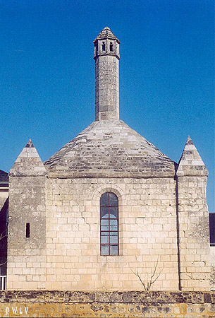 chapelle Ste Catherine et lanterne des morts Fontevraud