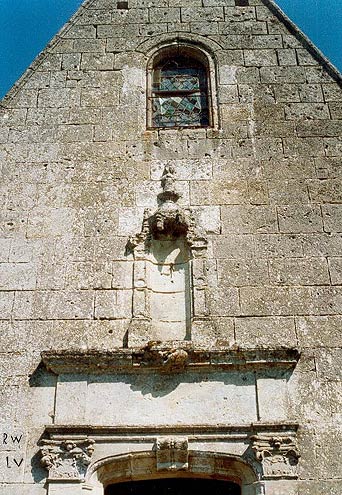 porche et niche renaissance  chapelle a Semblancay