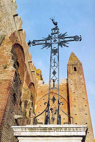 eglise fortifiee et calvaire de Simorre Gers