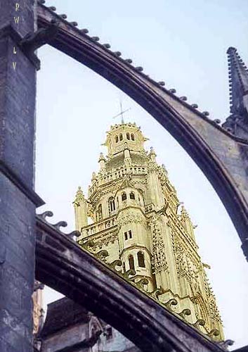 tour nord de la cathedrale St Gatien a Tours