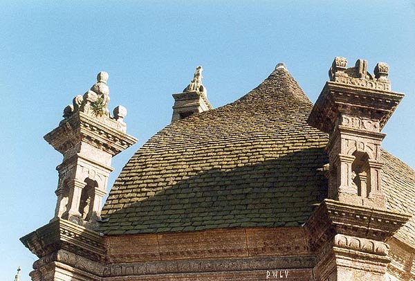 eglise de St Vougay sacristie renaissance